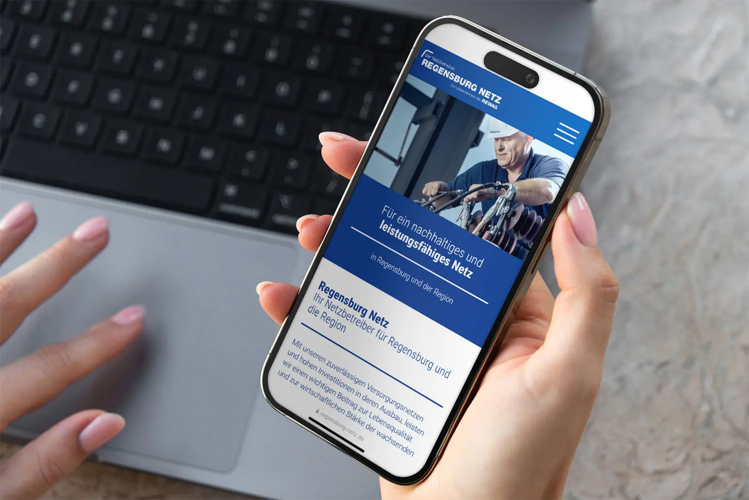 Mockup der Regensburg Netz-Website: Smartphone-Ansicht